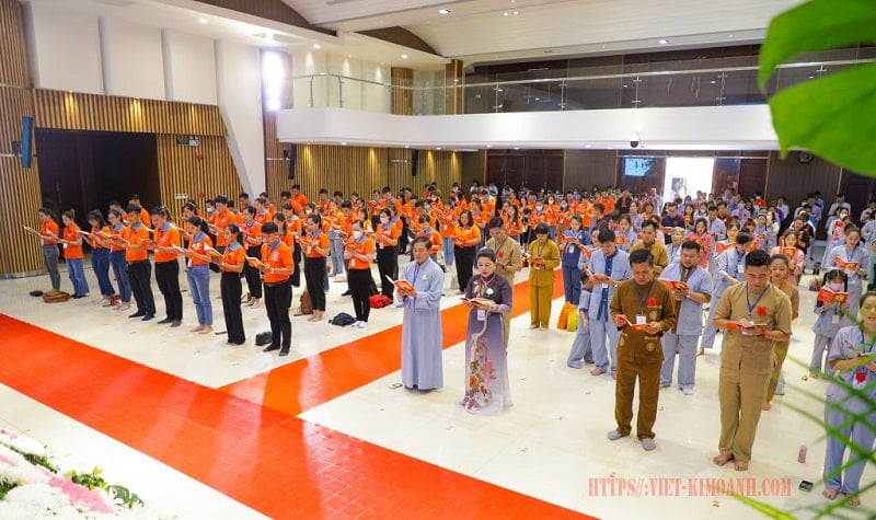 Kim Oanh Group du đai lễ Vu Lan báo hiếu