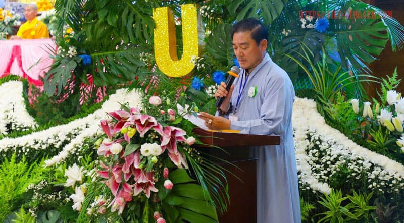PCT Nguyền Thuận đọc lời tri ân tại chùa Hoàng Pháp